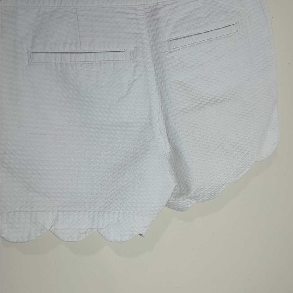 LILLY PULITZER Buttercup Shorts in Resort White Size 2 - Picture 11 of 14